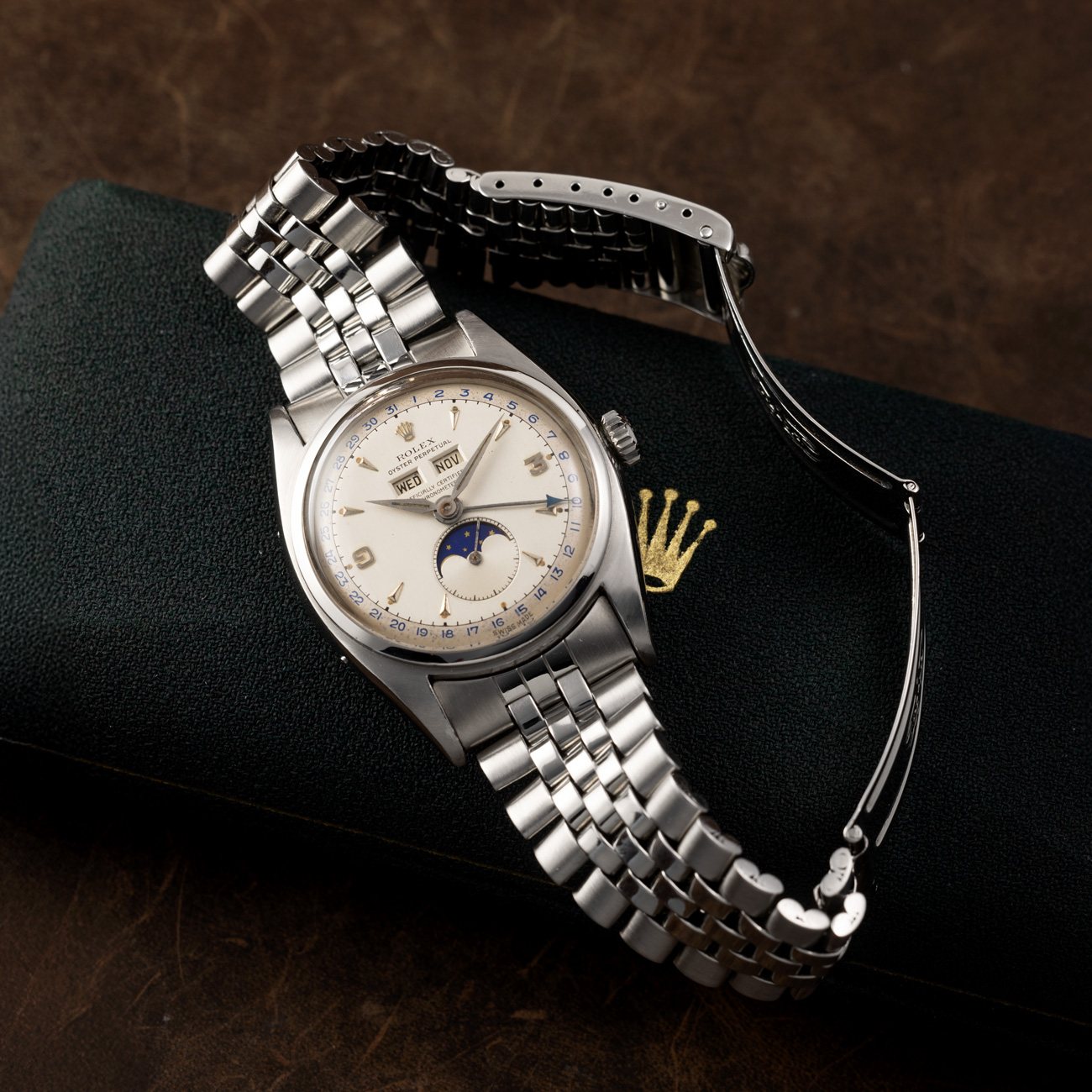 Lot 247 – The Rolex 6062 Triple Calendar Moonphase in Steel | In excess of €1,000,000