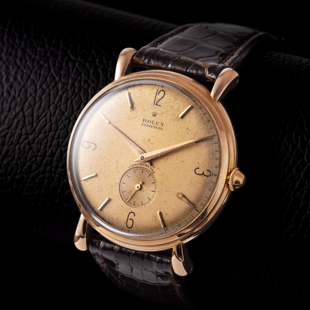 Lot 247 – Rolex Chronometre automatic wristwatch in pink gold, reference 4134, with teardrop lugs – View Lot