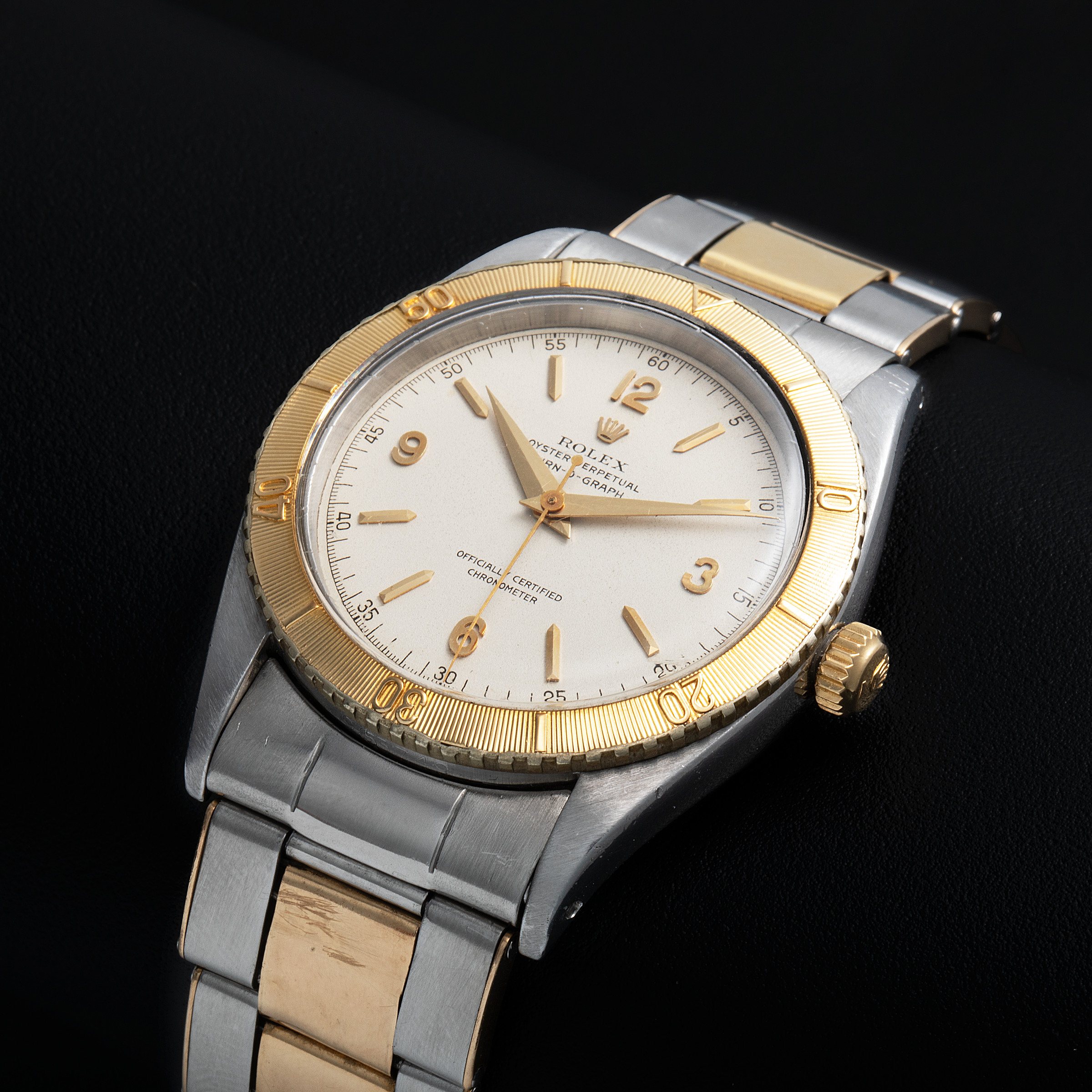 focus main image
