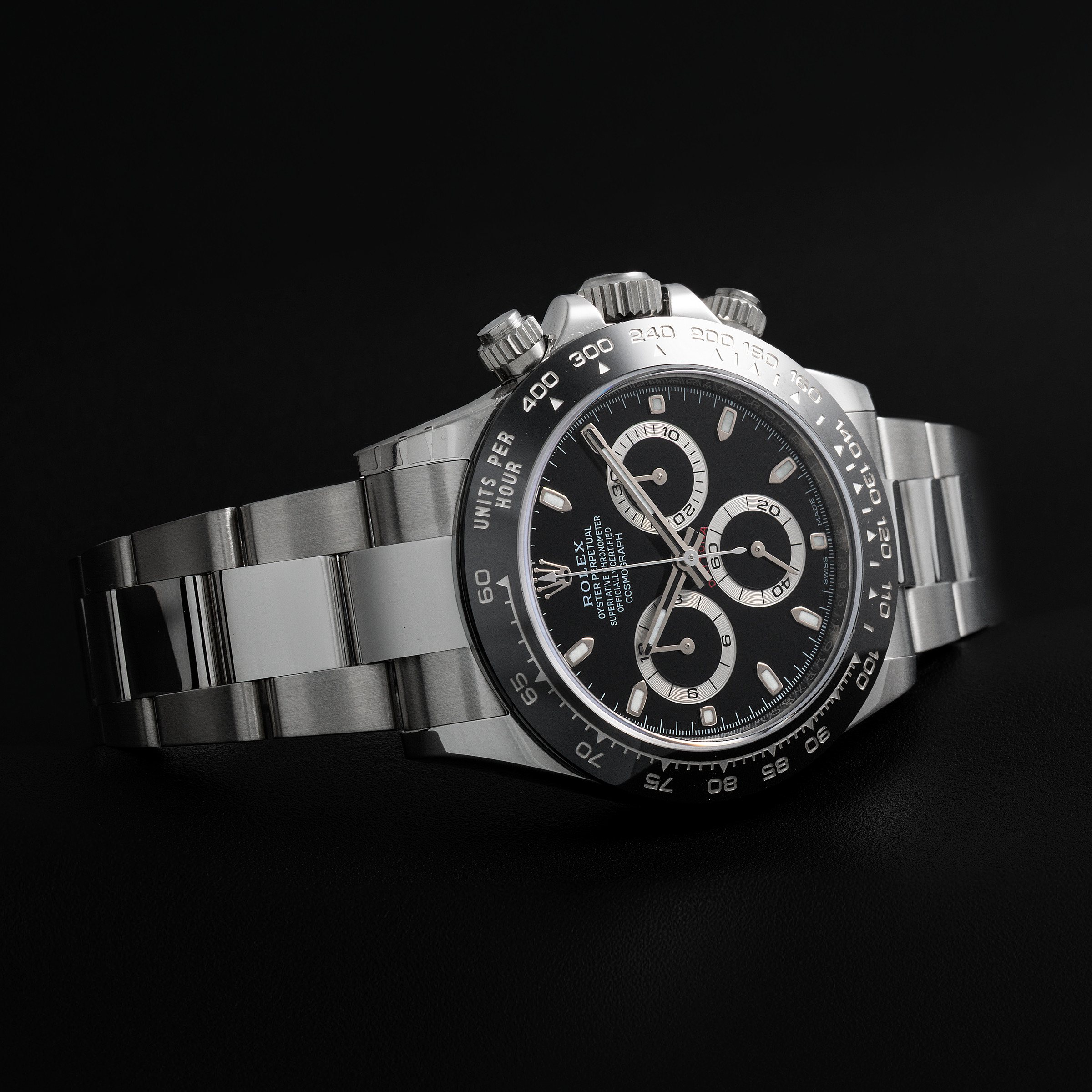 focus main image